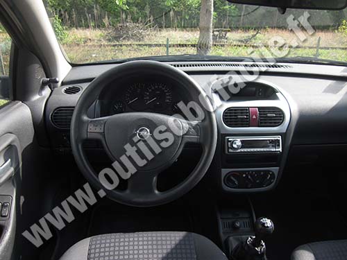 Opel Corsa C dashboard