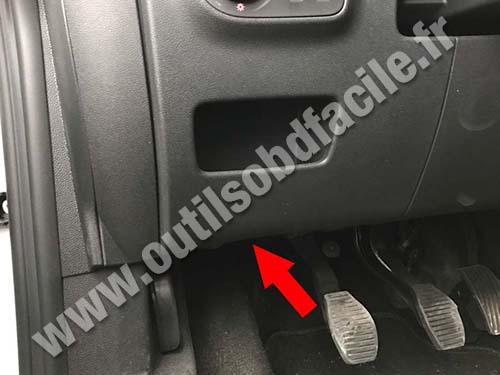 Opel Corsa E - Storage compartment