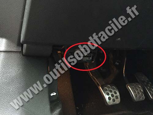 Opel Insigna OBD2 socket