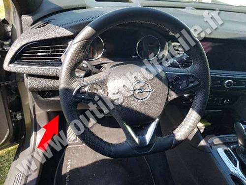 Opel Insignia - Steering wheel