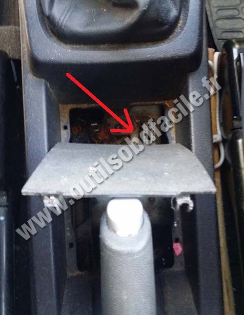 Opel Meriva OBD2 socket