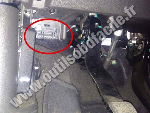 Opel Mokka OBD plug