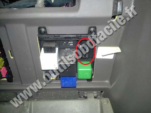 Opel Omega OBD2 port