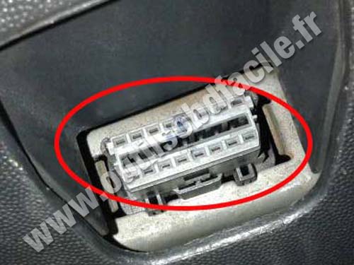 Opel Tigra Central OBD plug