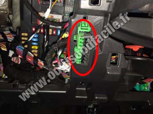 Peugeot 2008 - OBD port