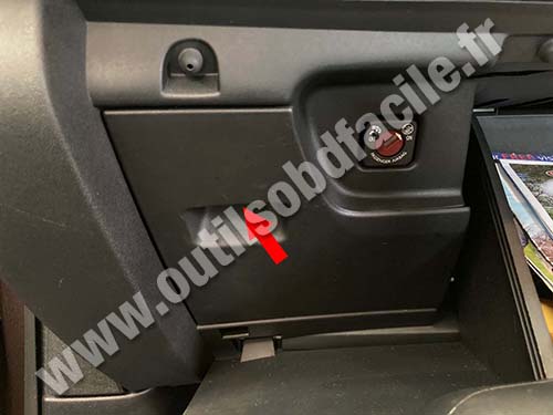 Peugeot 2008 - Glove box