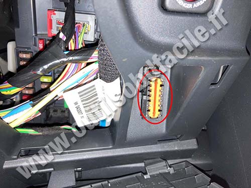 Peugeot 2008 - OBD socket