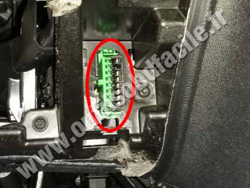 Peugeot 3008 - OBD port