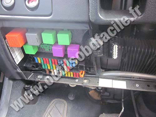 Peugeot 306 OBD plug