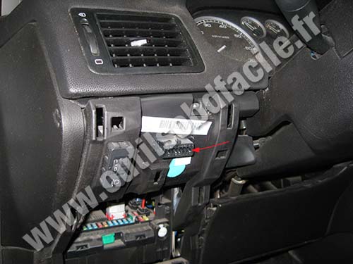 Peugeot 307 OBD plug