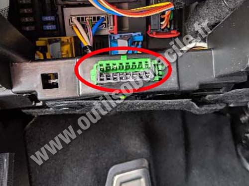 Peugeot 508 - OBD port