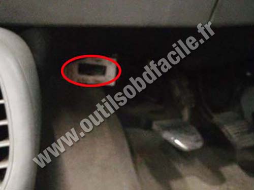 Peugeot 806 - OBD port