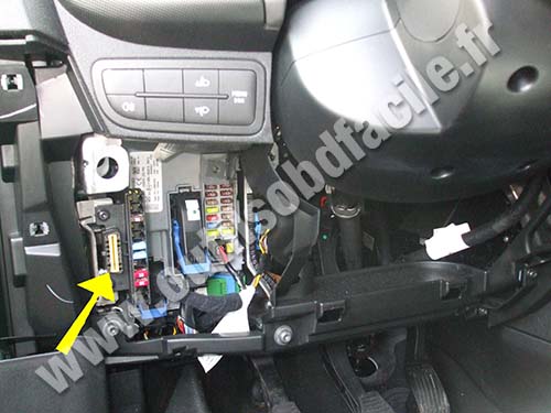 Peugeot Bipper OBD2 plug