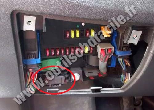 Peugeot Boxer OBD2 port