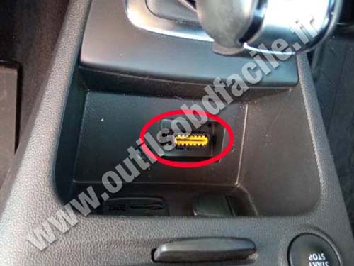 Renault Captur - OBD port