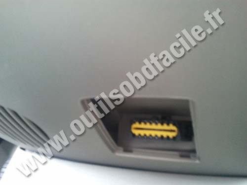 Renault Clio 3 OBD Plug