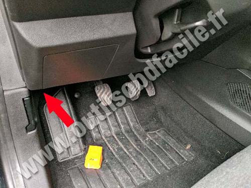 Renault Clio - Footrest