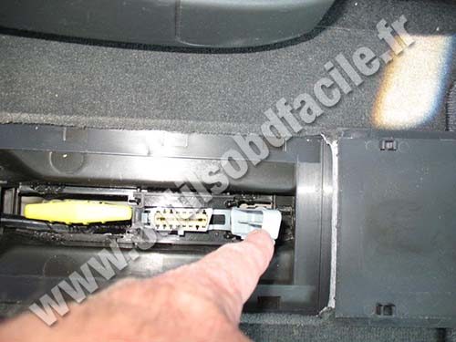 Renault Espace IV OBD plug