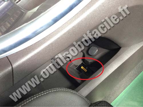 Renault Espace V OBD2 plug