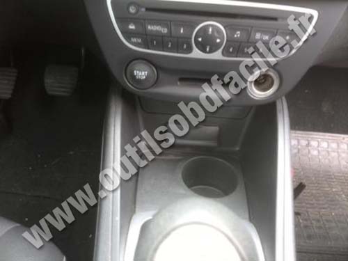 Renault Fluence central consol