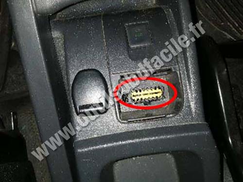 Renault Kangoo - OBD connector