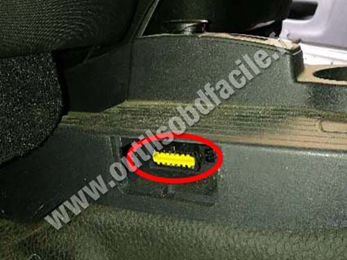 Renault Kangoo - OBD plug