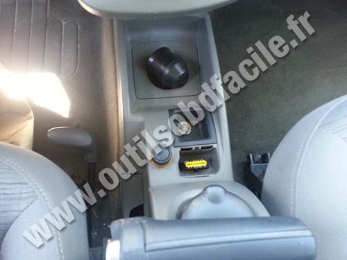 Renault Kangoo II OBD plug