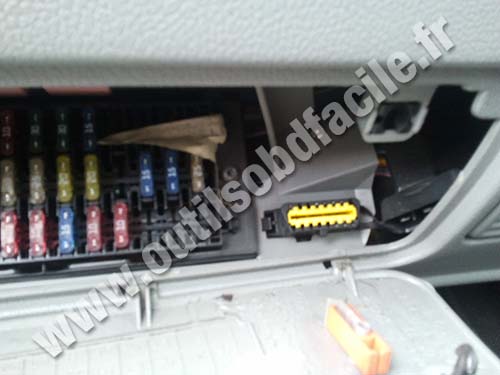 Renault Kangoo OBD2 plug