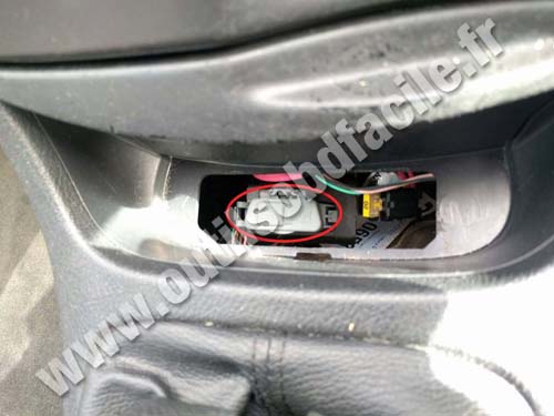 Renault Laguna 2 - OBD2 Connector