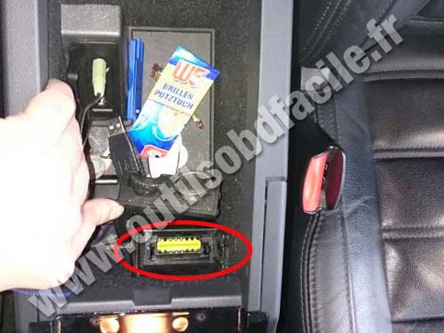 Renault Latitude OBD connector