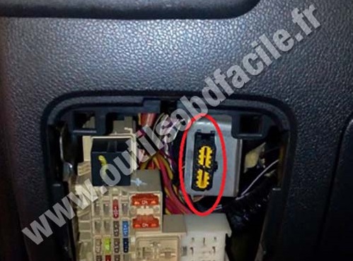 Renault Master 3 OBD2 port