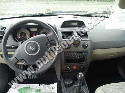 Renault Megane 2 dashboard