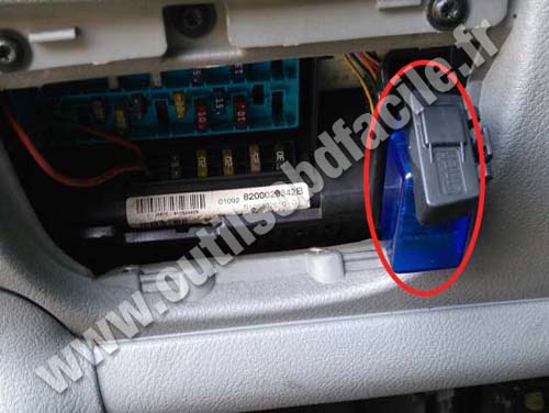 Renault Scenic - OBD Connector