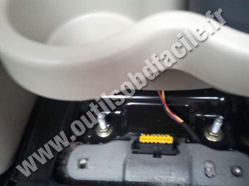 Renault Megane Scenic 2 OBD plug