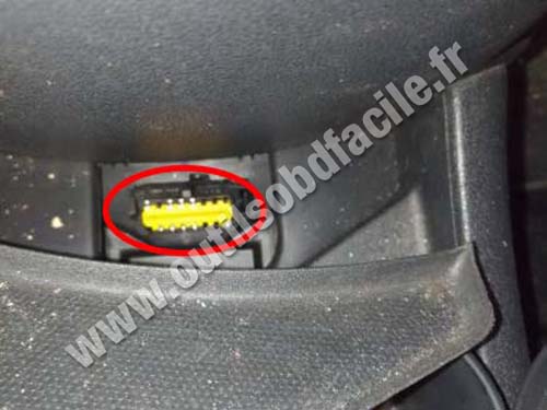 Renault Scenic 3 - OBD socket