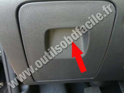 Renault Trafic 3 Fuse compartment