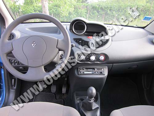 Renault Twingo 2 dashboard