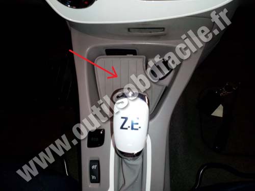 Renault Zoe center storage compartment