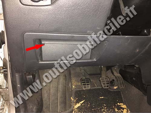 Seat Arosa - Storage compartment