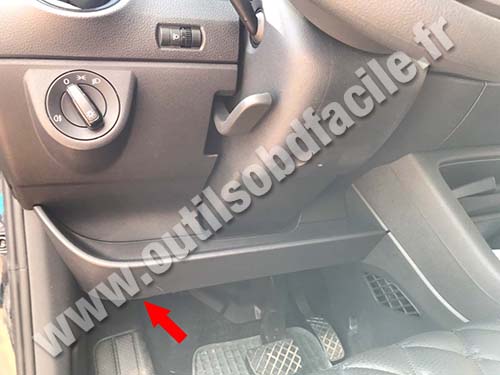 Skoda Citigo - Under the steering wheel