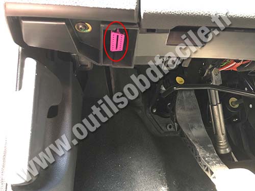 Skoda Fabia - OBD plug