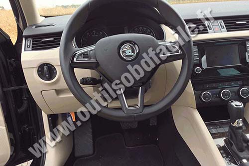 Skoda Octavia 3 hood release handle