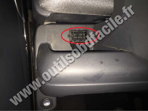 Smart Fortwo OBD socket