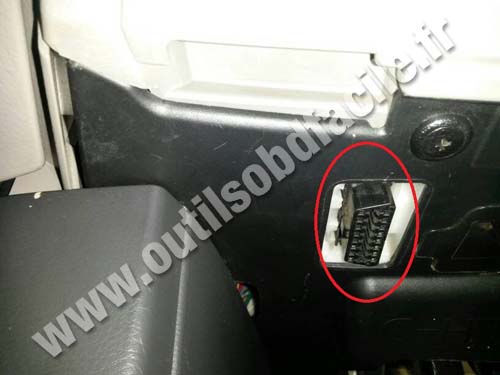 Subaru Tribeca OBD II socket