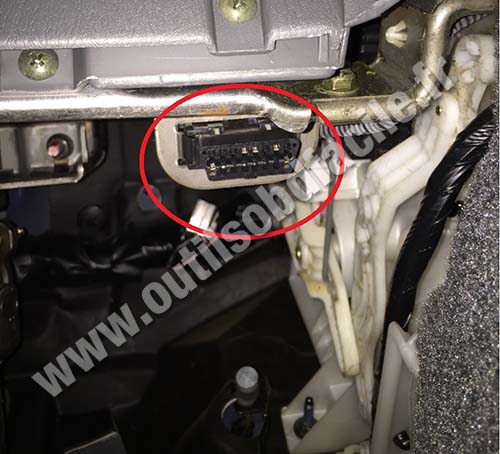 Suzuki Grand Vitara OBD2 socket