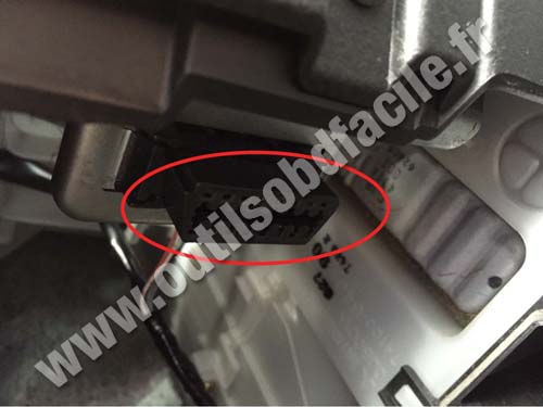 Suzuki Grand Vitara 3 - OBD connector