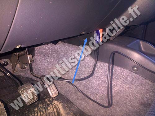 Suzuki Jimny OBD2 plug