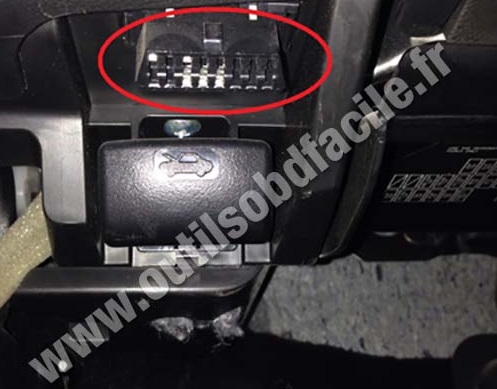 Suzuki Kizashi OBD port