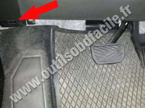 Suzuki SX4 Footrest