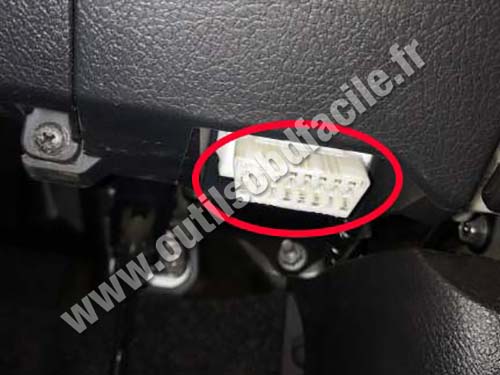 Toyota Allion - OBD port